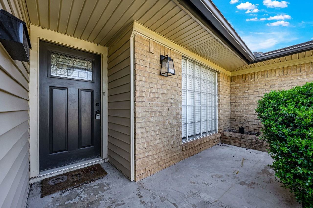 6943 Nw Eisenhower Dr - Photo 4 of 41
