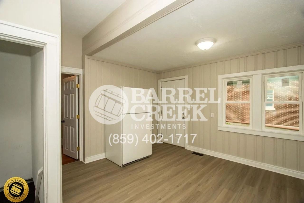 327 N 4th St - Photo 3 of 27