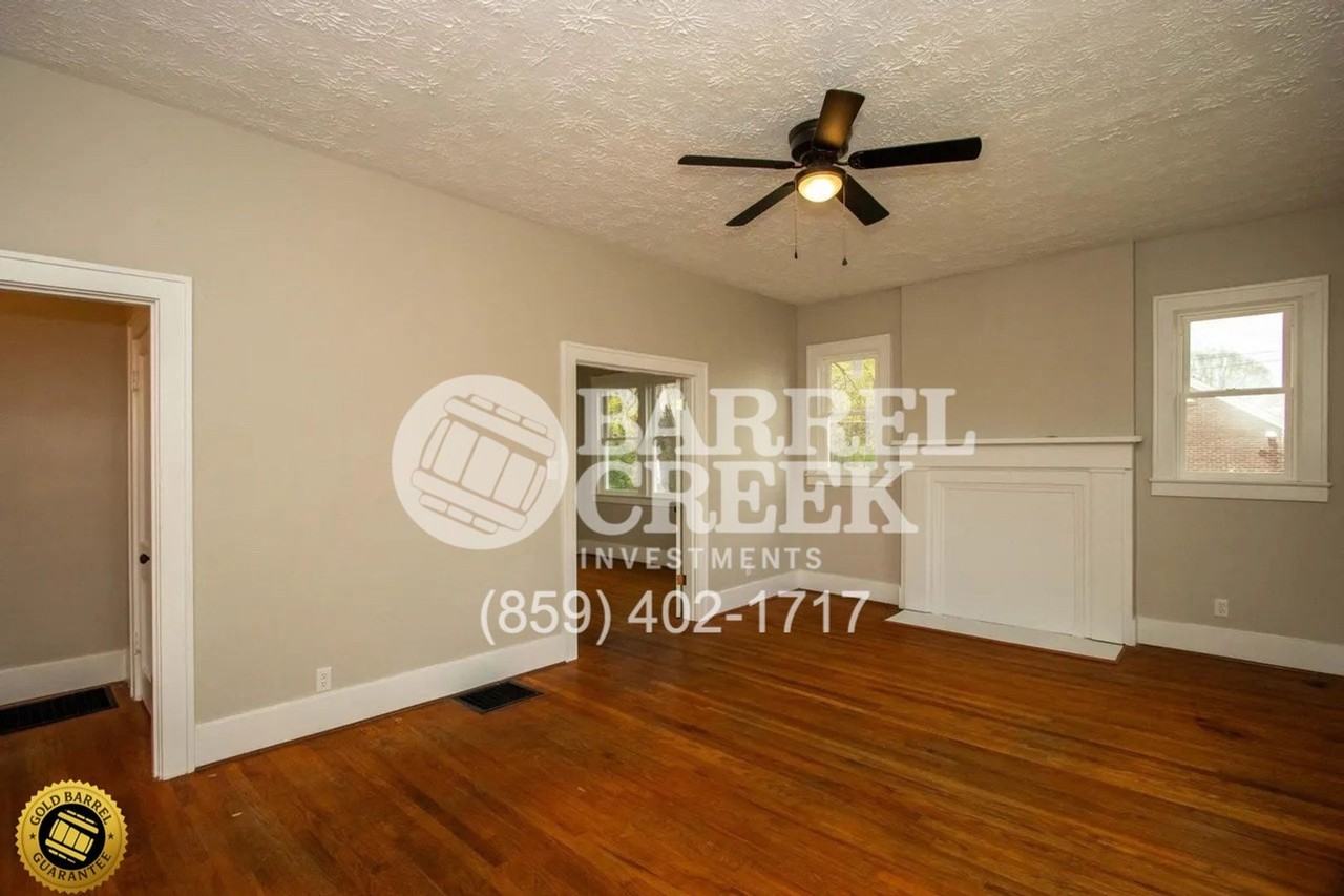 327 N 4th St - Photo 6 of 27