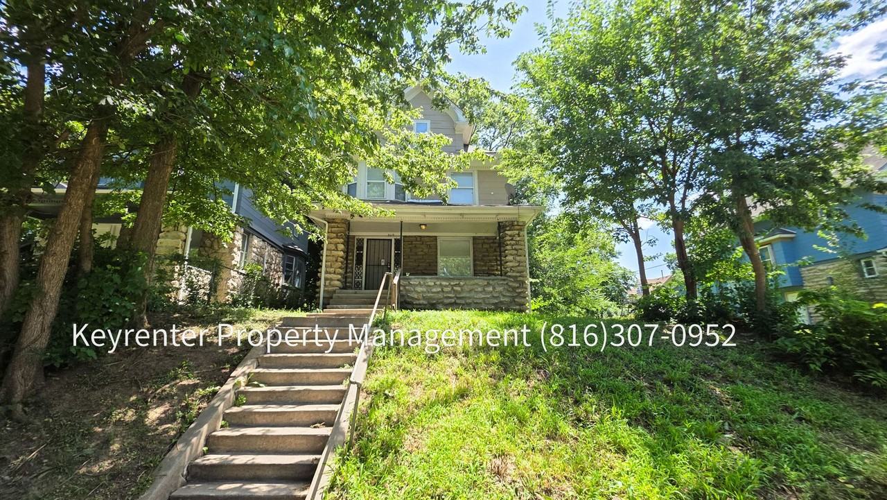 3619 Olive St - Photo 4 of 31