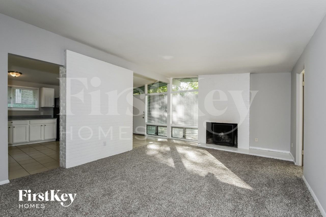 315 Holiday Hill Dr - Photo 4 of 15