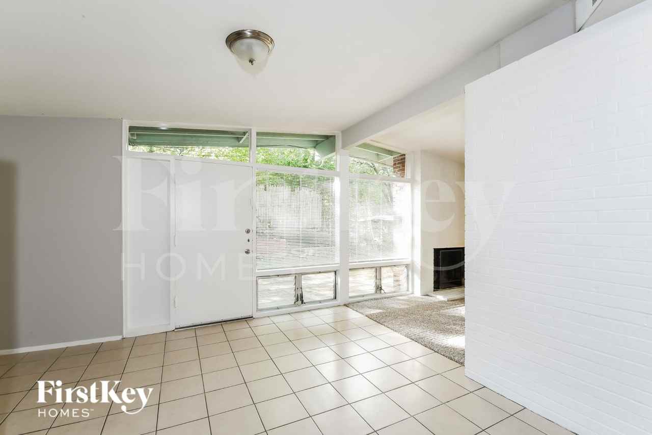 315 Holiday Hill Dr - Photo 5 of 15
