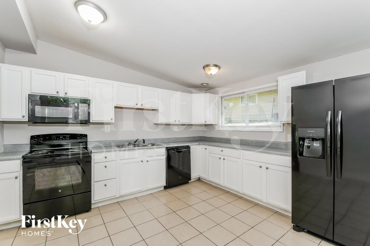 315 Holiday Hill Dr - Photo 6 of 15