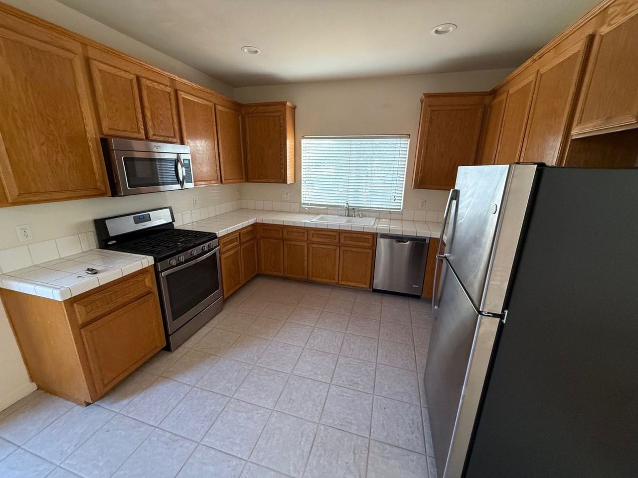 1446 Holly Ave - Photo 7 of 21
