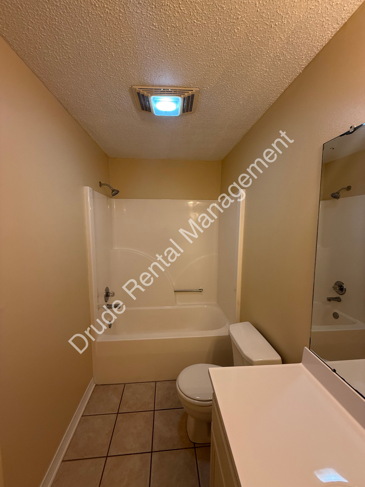 508 Cedar Ln - Photo 7 of 26
