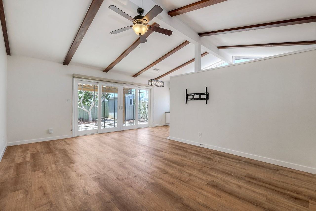 5681 Charter Ave - Photo 5 of 26