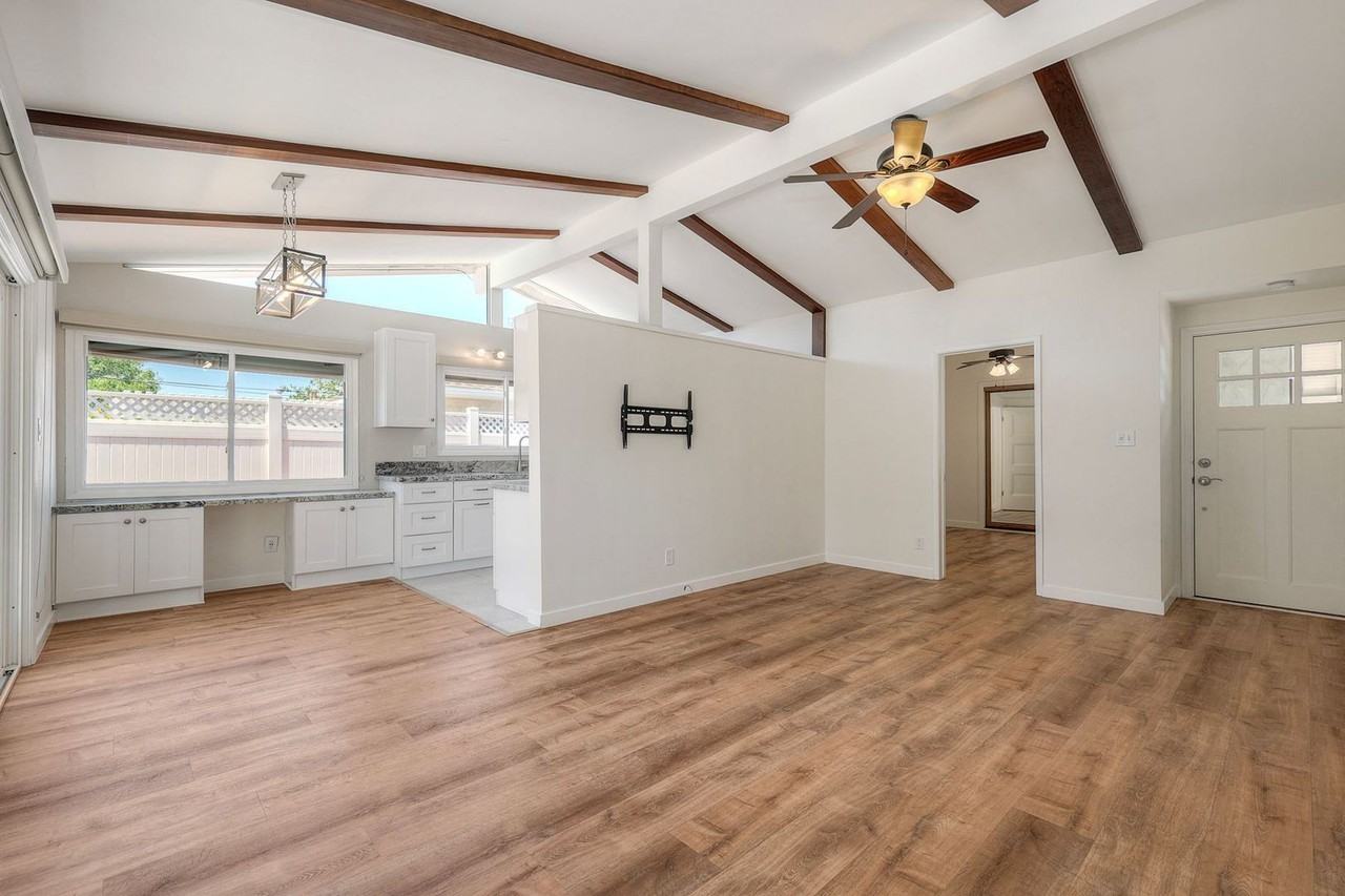 5681 Charter Ave - Photo 6 of 26