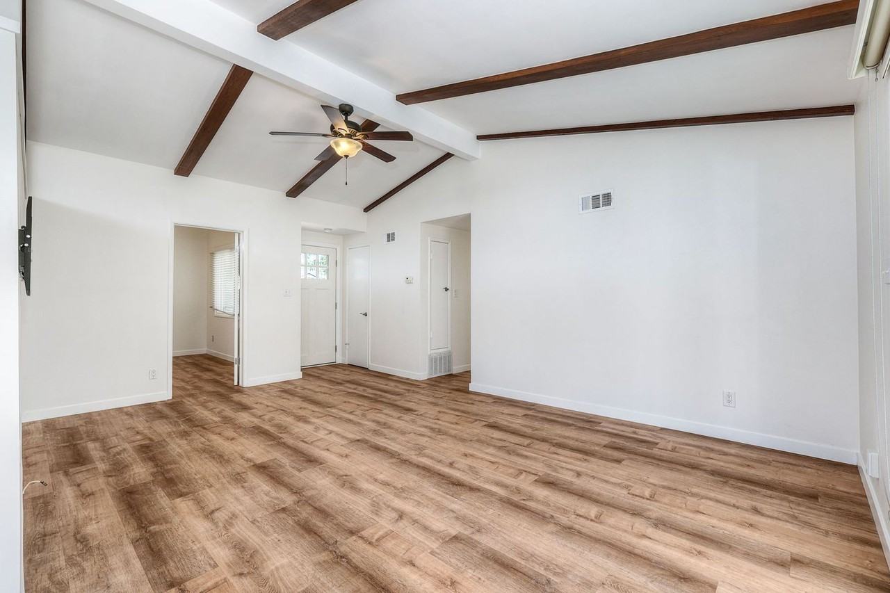 5681 Charter Ave - Photo 7 of 26