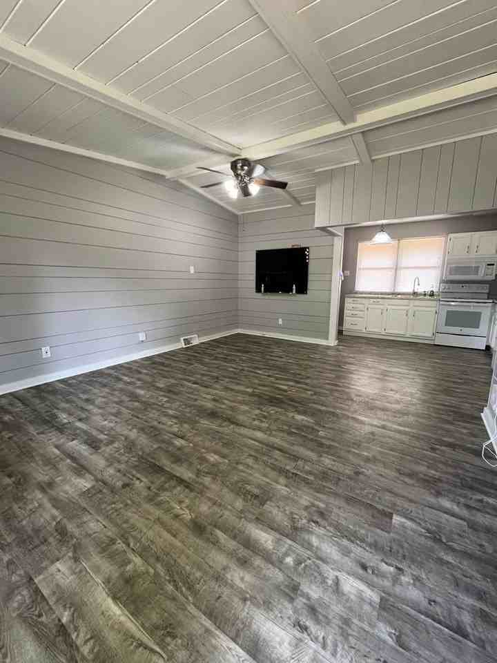 4200 Shirley Dr - Photo 3 of 13