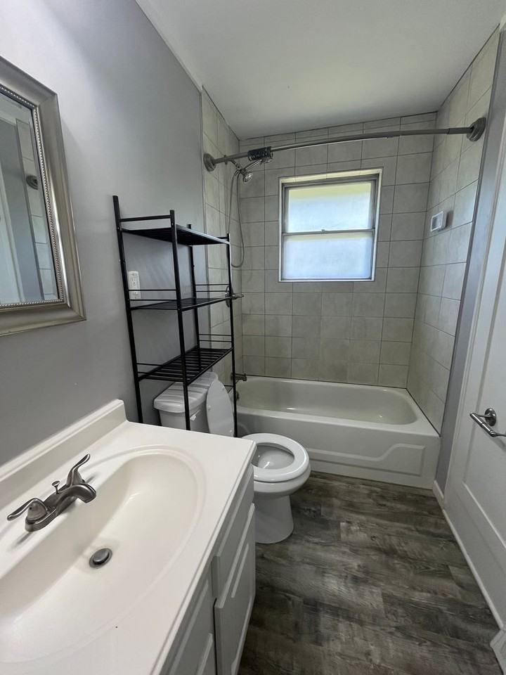 4200 Shirley Dr - Photo 7 of 13