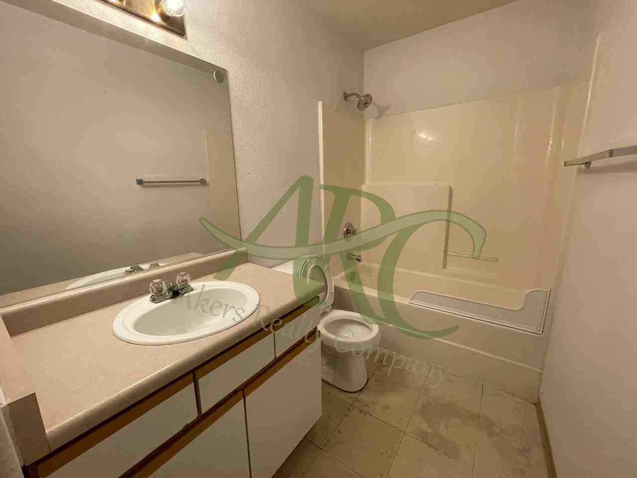 3003 Ontario St - Photo 7 of 15