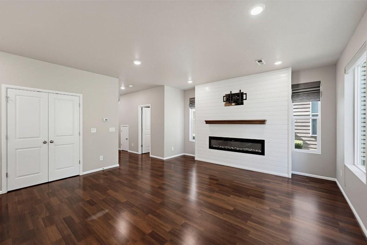 3919 Jett Ln Ne - Photo 6 of 39