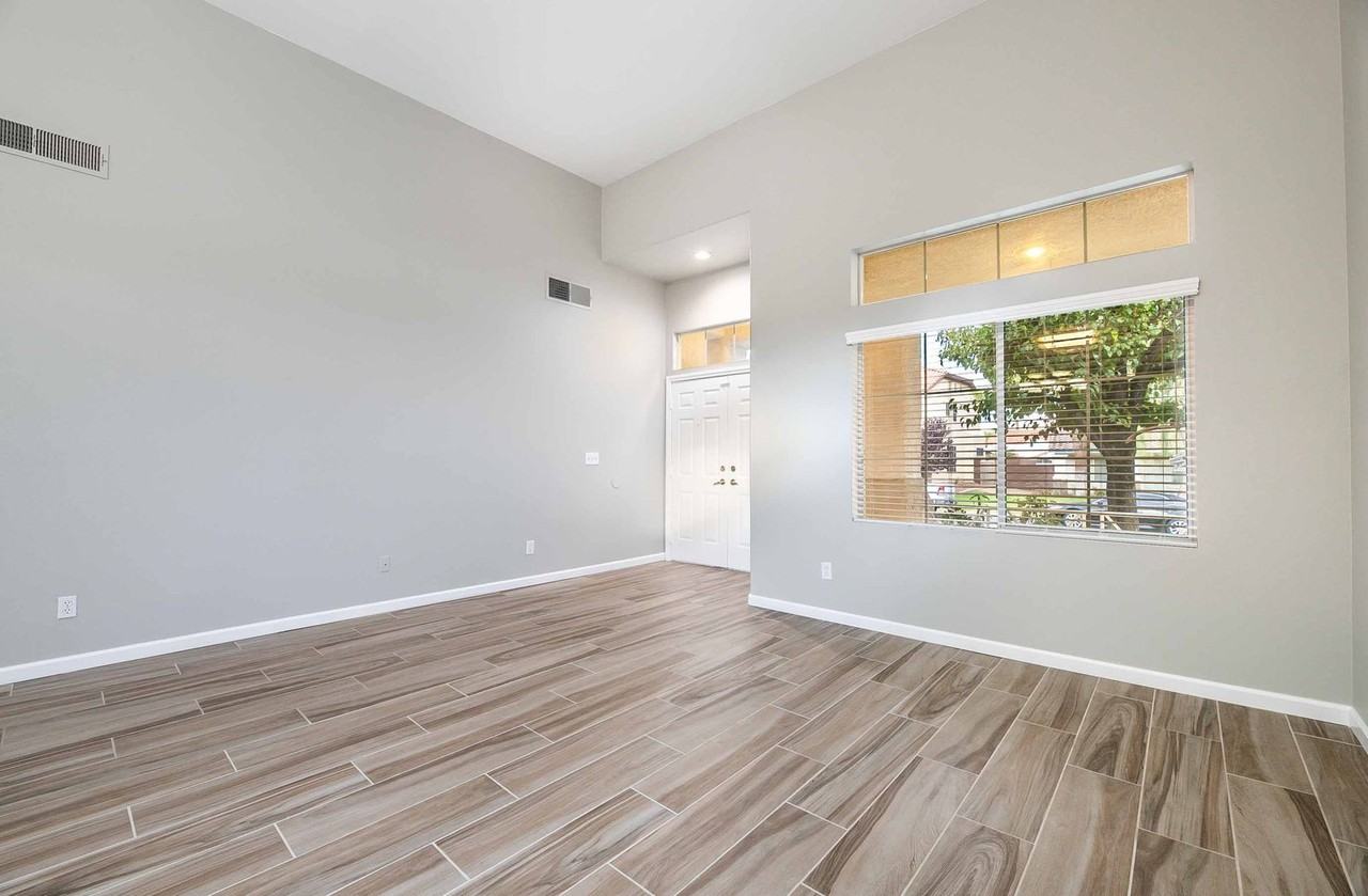 2545 New Morning Ave - Photo 5 of 41