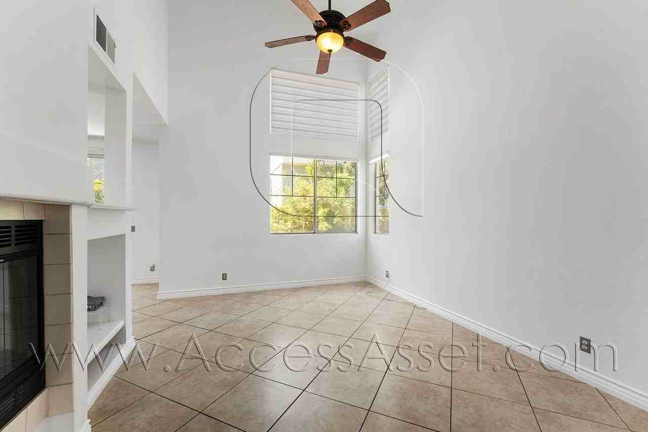 3410 E Salisbury Cir #C - Photo 7 of 34
