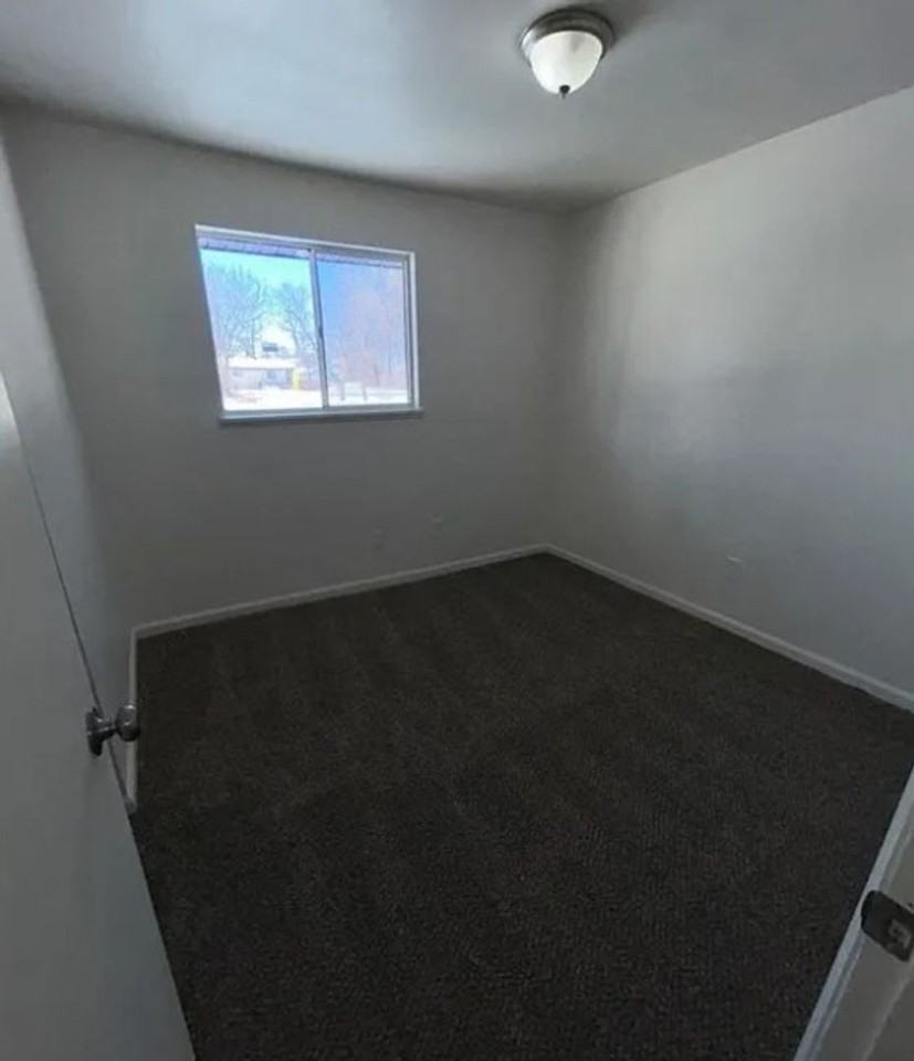 1939 Doris Ave - Photo 6 of 9