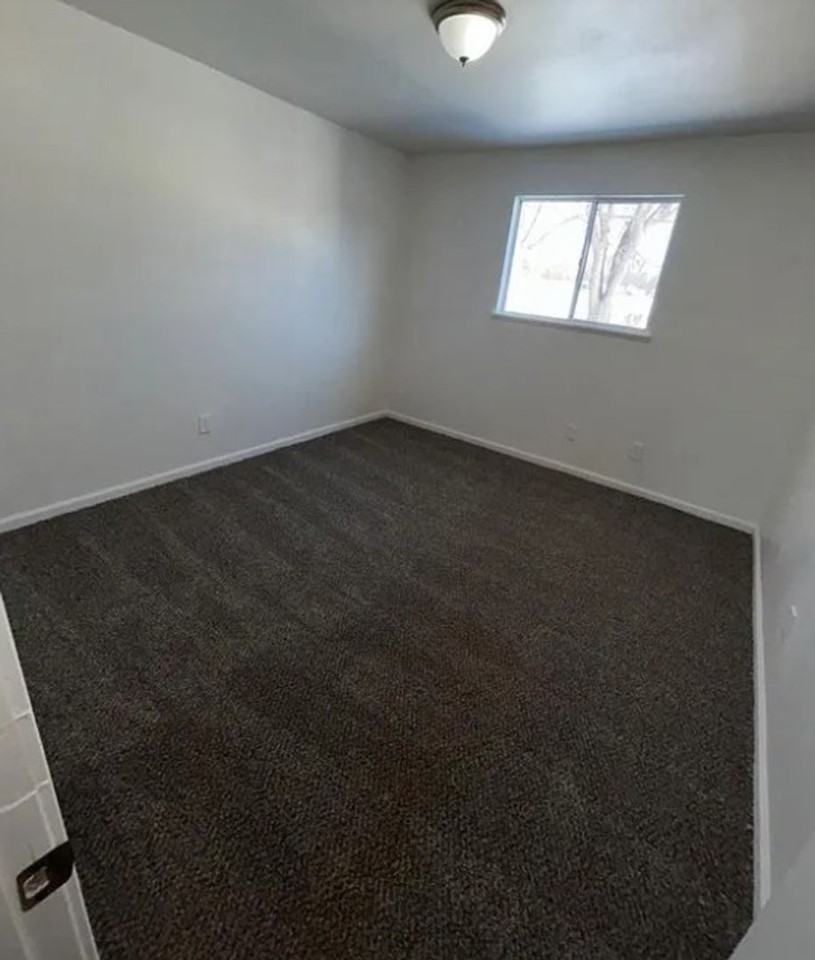 1939 Doris Ave - Photo 7 of 9
