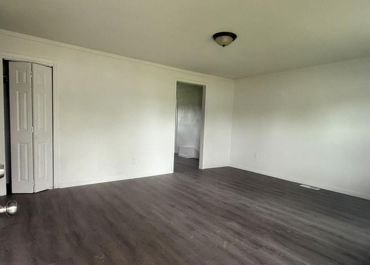7 Lazarcheff Dr - Photo 3 of 11