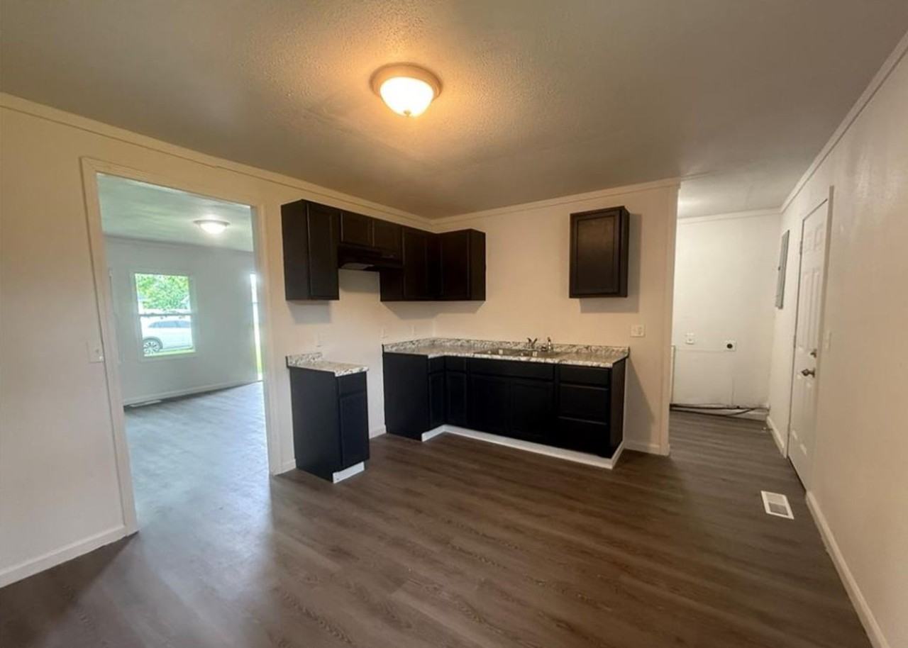 7 Lazarcheff Dr - Photo 5 of 11