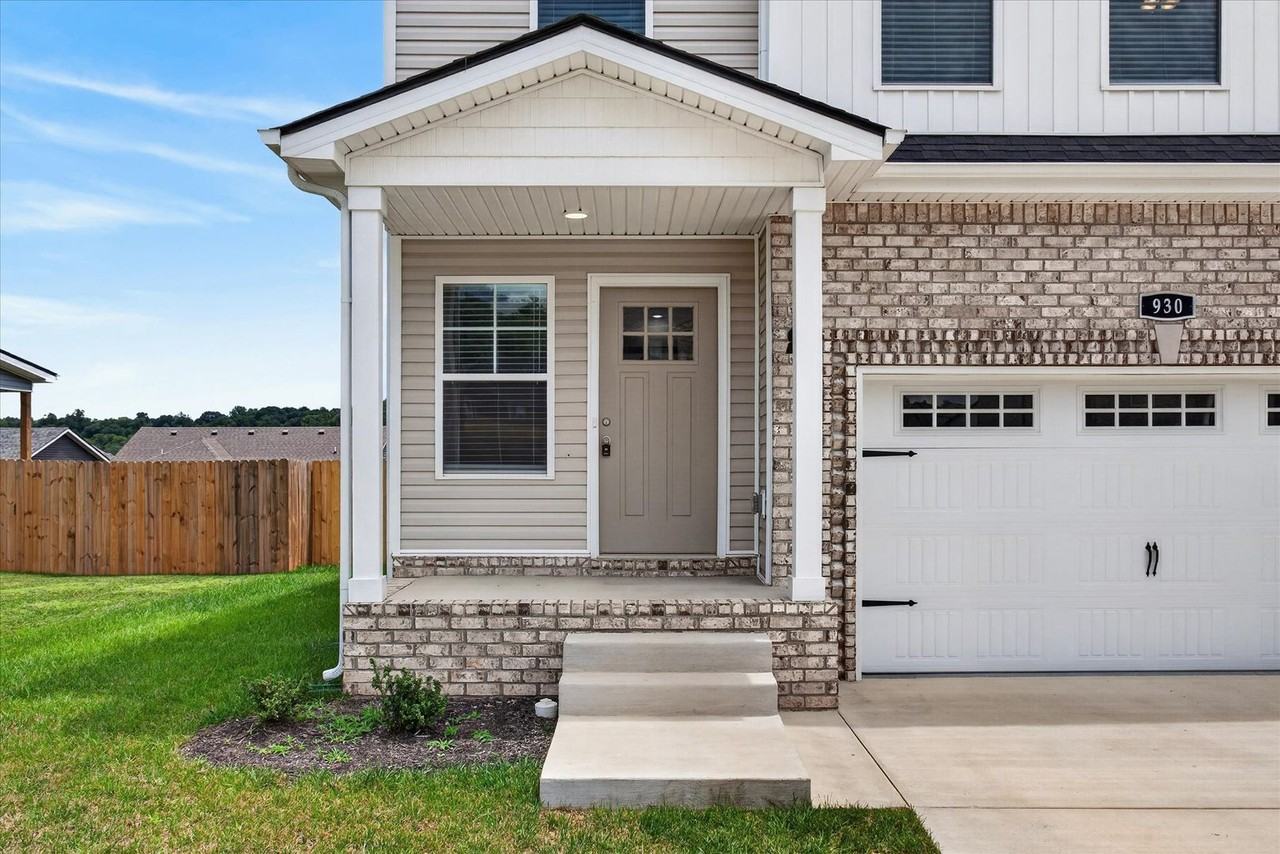 930 Tufnel Dr - Photo 4 of 34