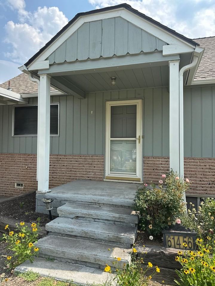 61456 Brosterhous Rd - Photo 4 of 35