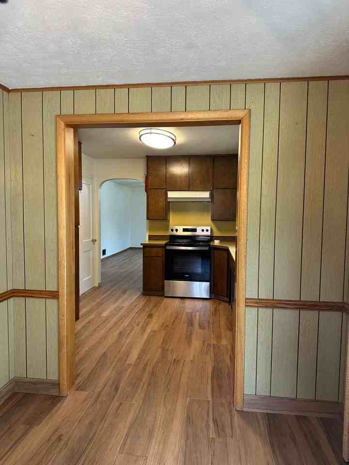 61456 Brosterhous Rd - Photo 6 of 35