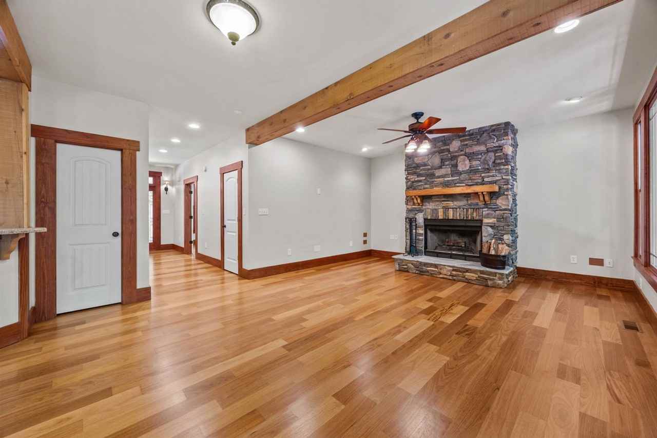 2171 Briarwood Cir - Photo 2 of 12