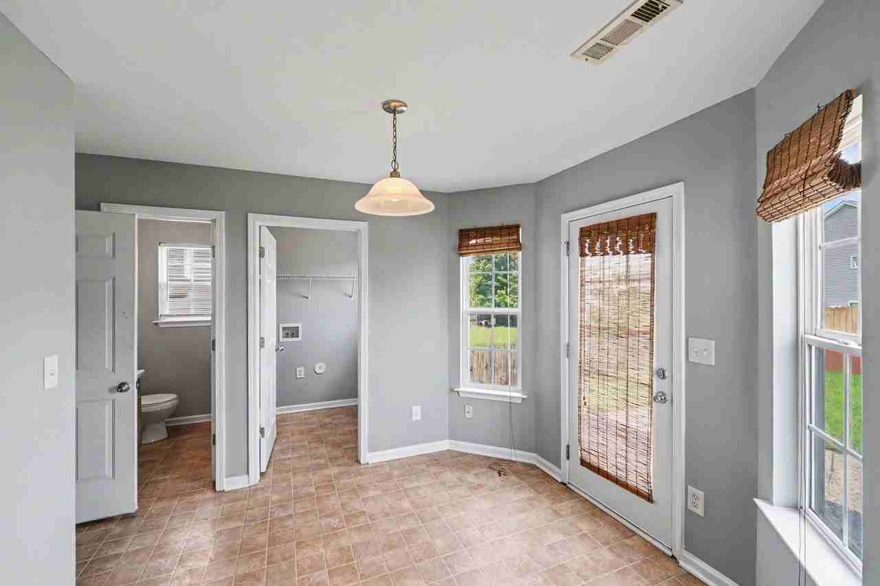 10521 Barvas St - Photo 4 of 32