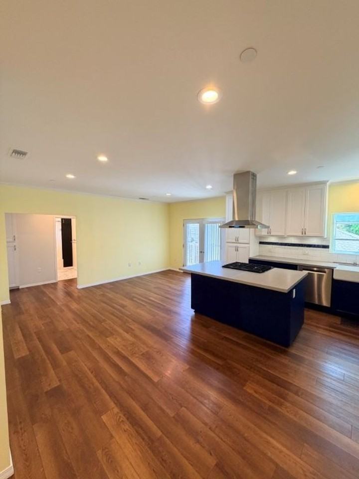 4545 Vesper Ave - Photo 3 of 22