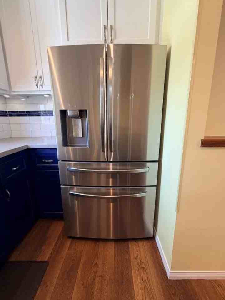 4545 Vesper Ave - Photo 6 of 22