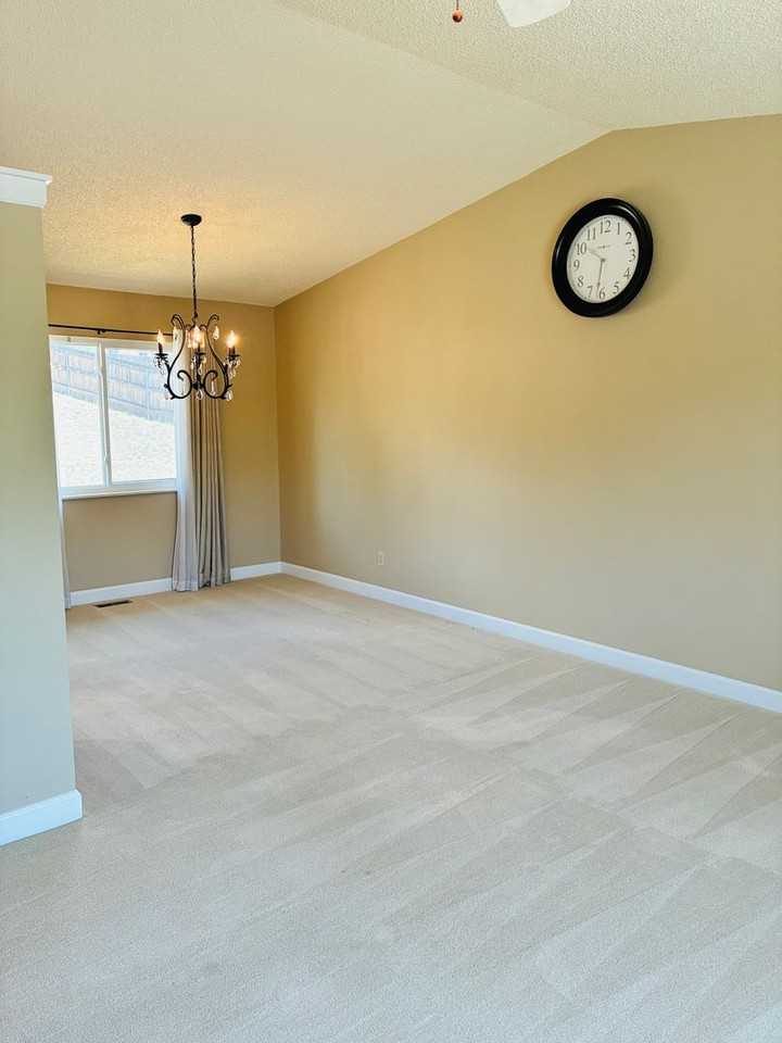 7710 Woody Creek Dr - Photo 5 of 21