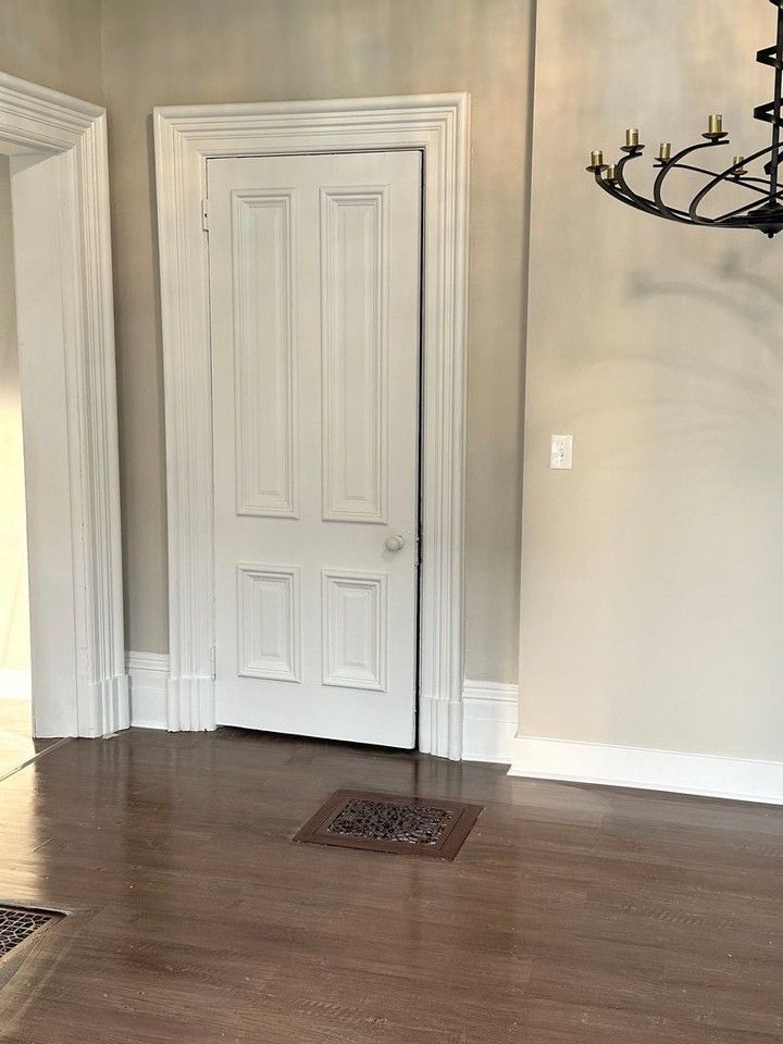 413 E Illinois Ave - Photo 5 of 18