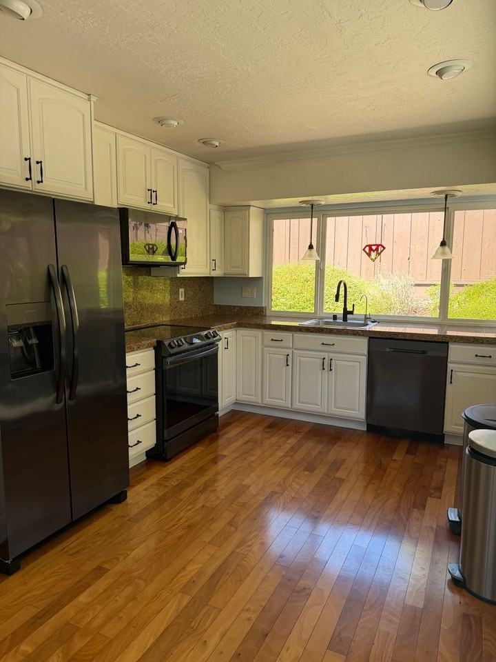 5447 Anselmo Ct - Photo 2 of 32
