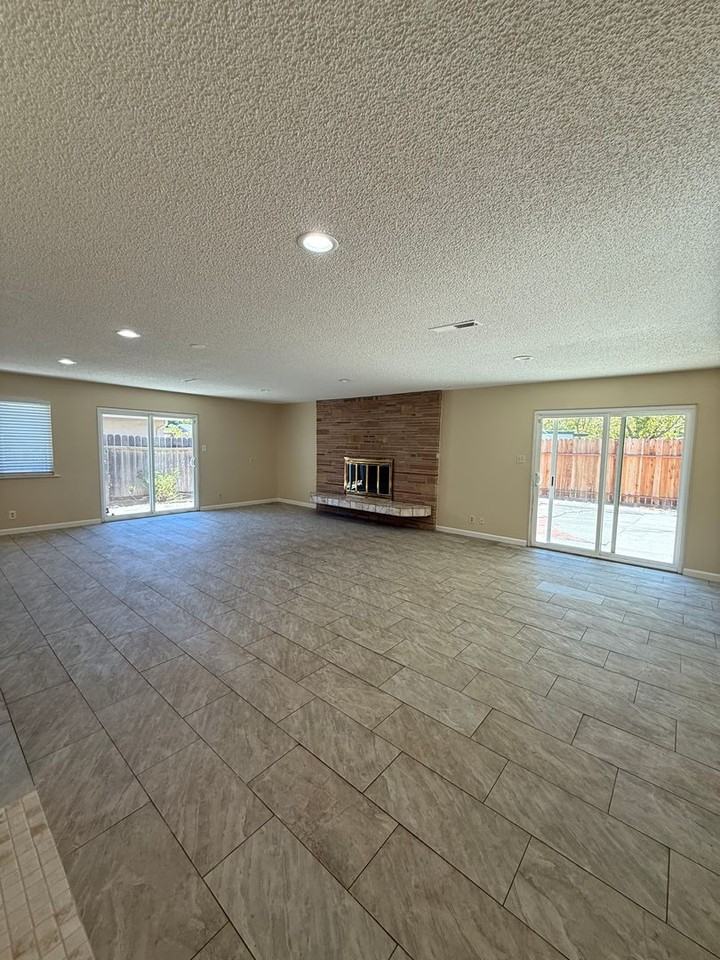 733 Utah St - Photo 5 of 19