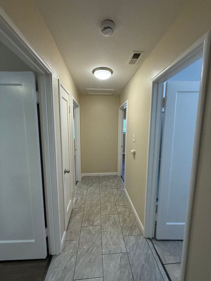 733 Utah St - Photo 7 of 19