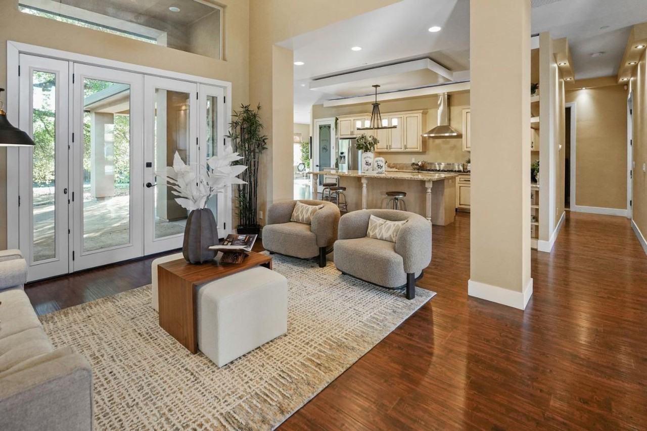 8856 Venikov Pl - Photo 5 of 25