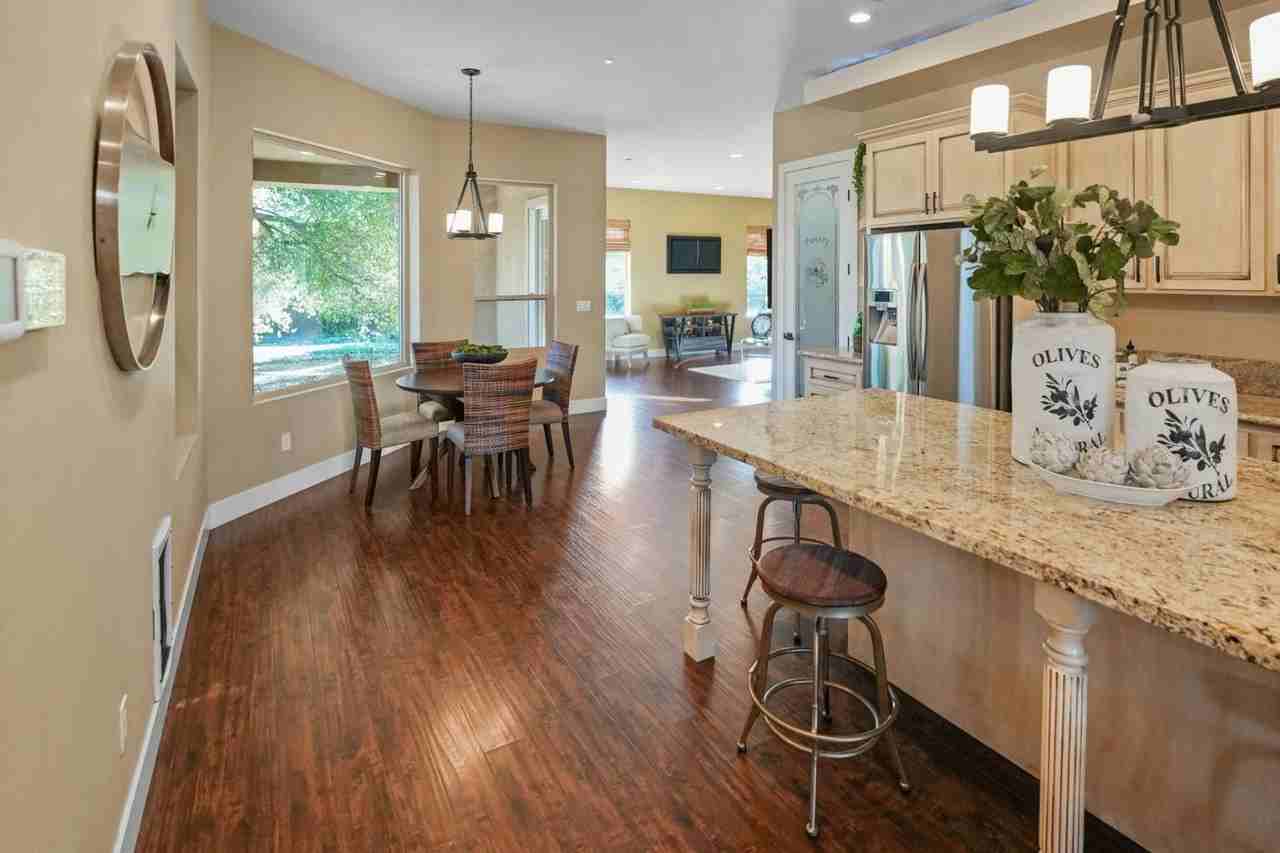 8856 Venikov Pl - Photo 7 of 25