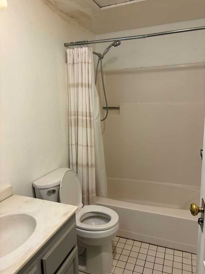 213 1st Ave S Apt 1 #P1 - Photo 2 of 3
