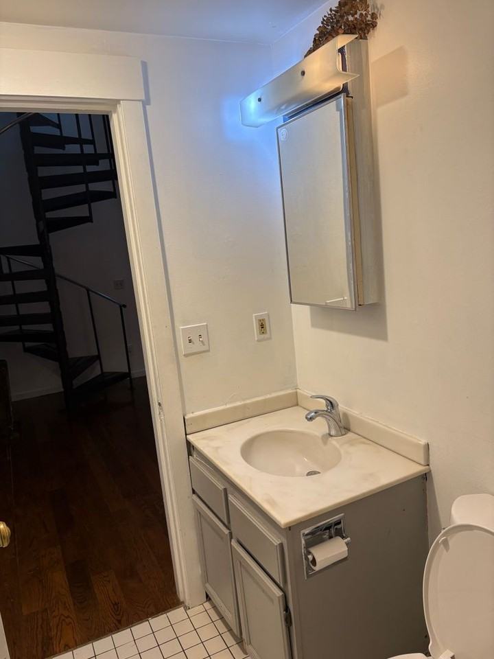 213 1st Ave S Apt 1 #P1 - Photo 3 of 3