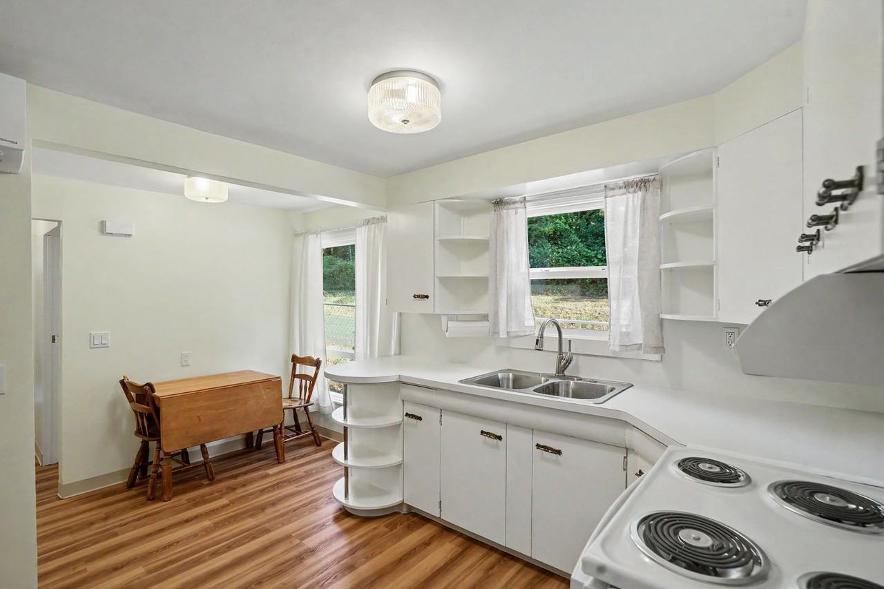 30645 Fisher St - Photo 7 of 25