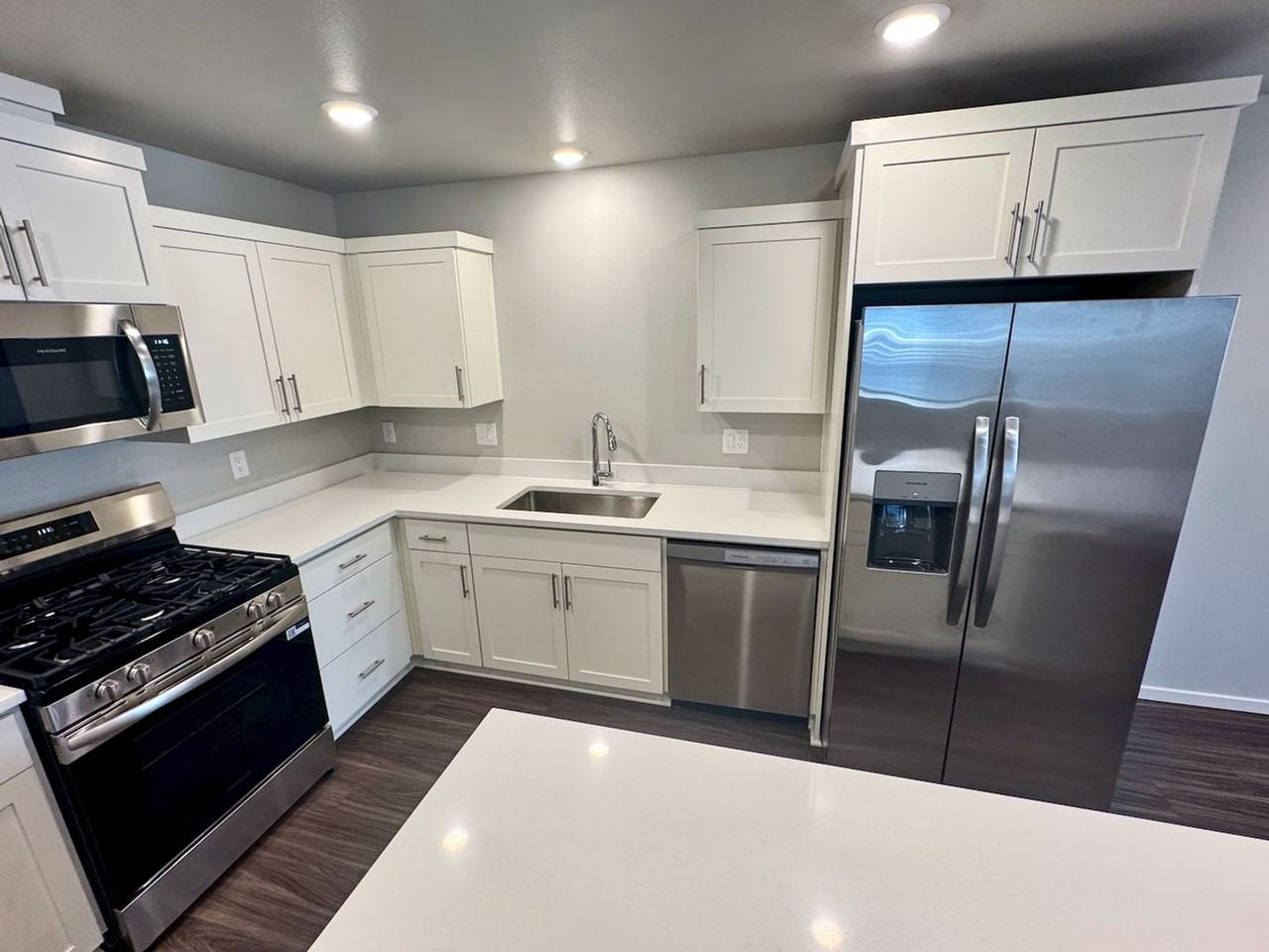 2388 Sawtelle Dr - Photo 4 of 10