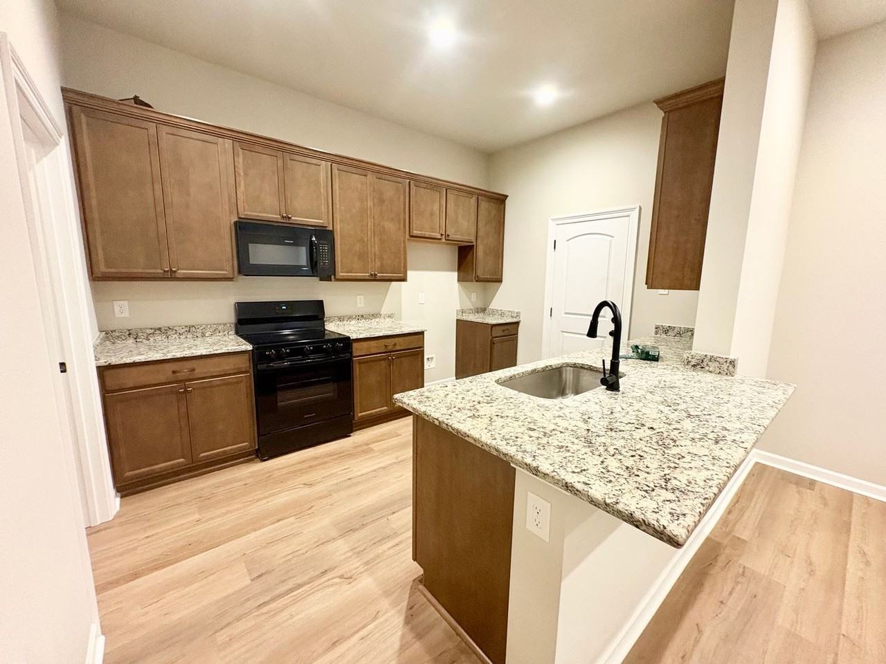 9674 Muncy Ln - Photo 5 of 10