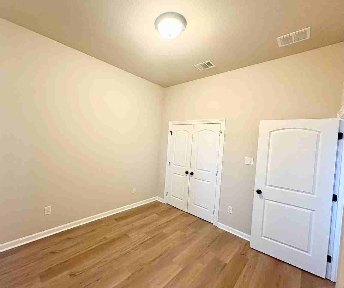 9674 Muncy Ln - Photo 7 of 10