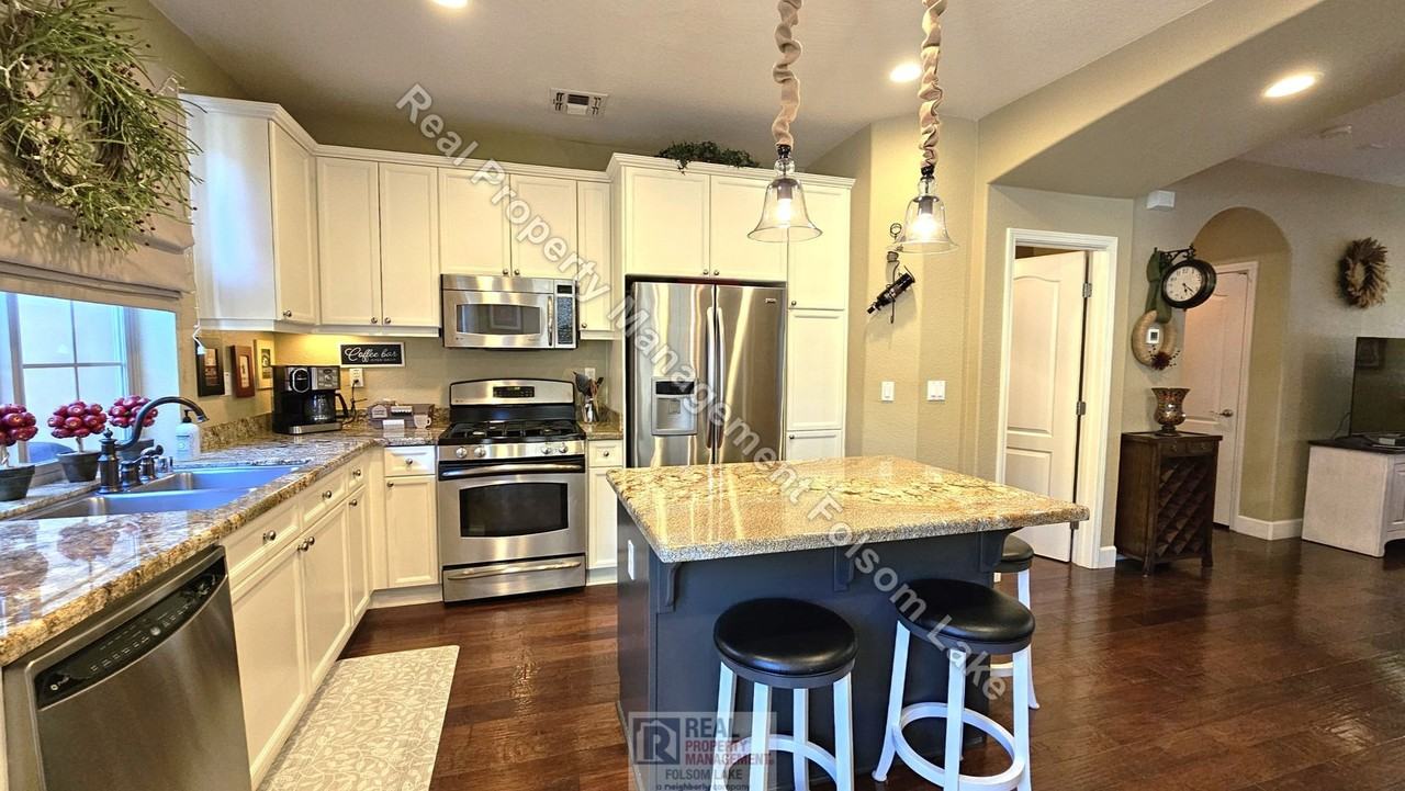 1529 Borrasca Dr - Photo 7 of 32
