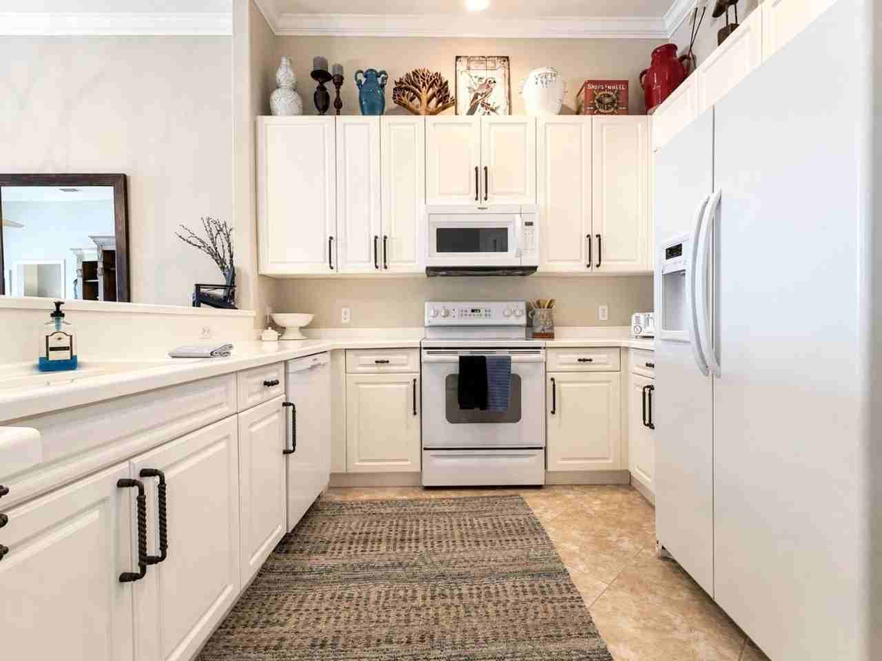 1262 Sweetwater Ln - Photo 2 of 35