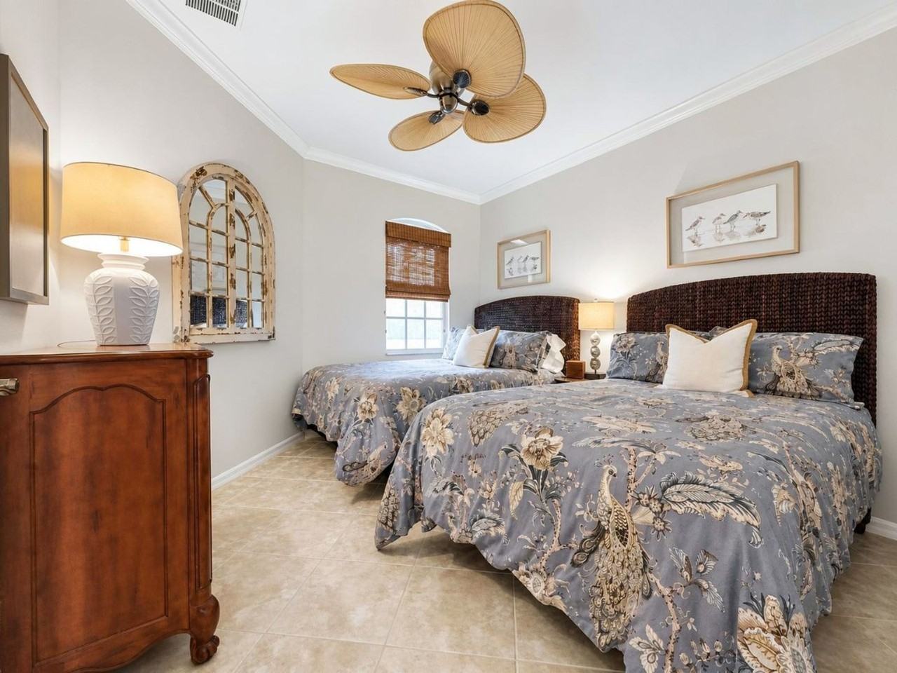 1262 Sweetwater Ln - Photo 6 of 35
