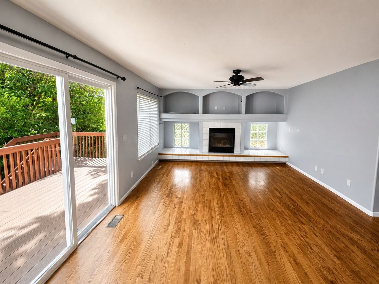 10232 Jill Ave - Photo 4 of 44