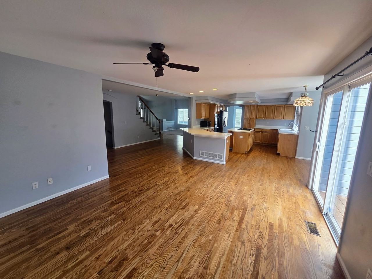 10232 Jill Ave - Photo 5 of 44