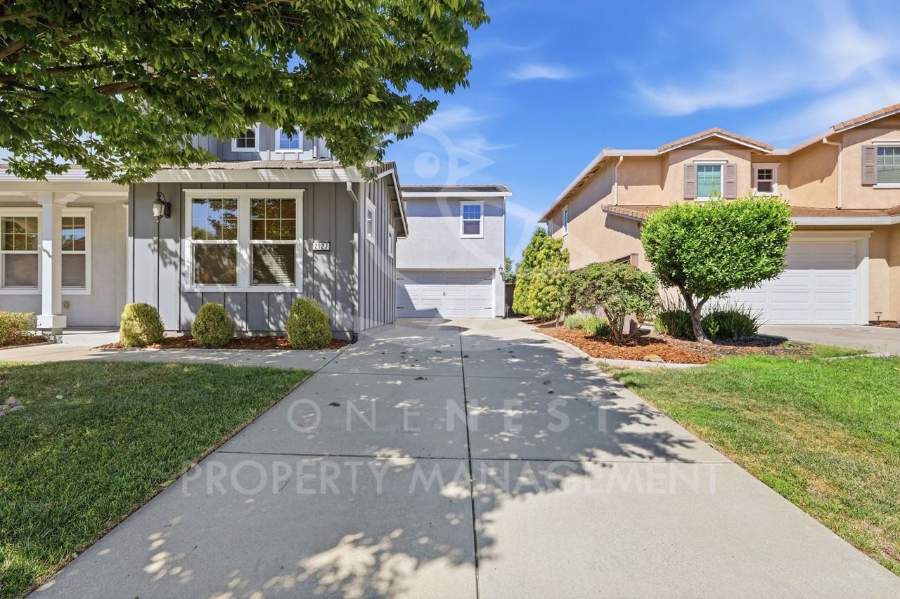 2127 Ranch View Dr - Photo 3 of 41