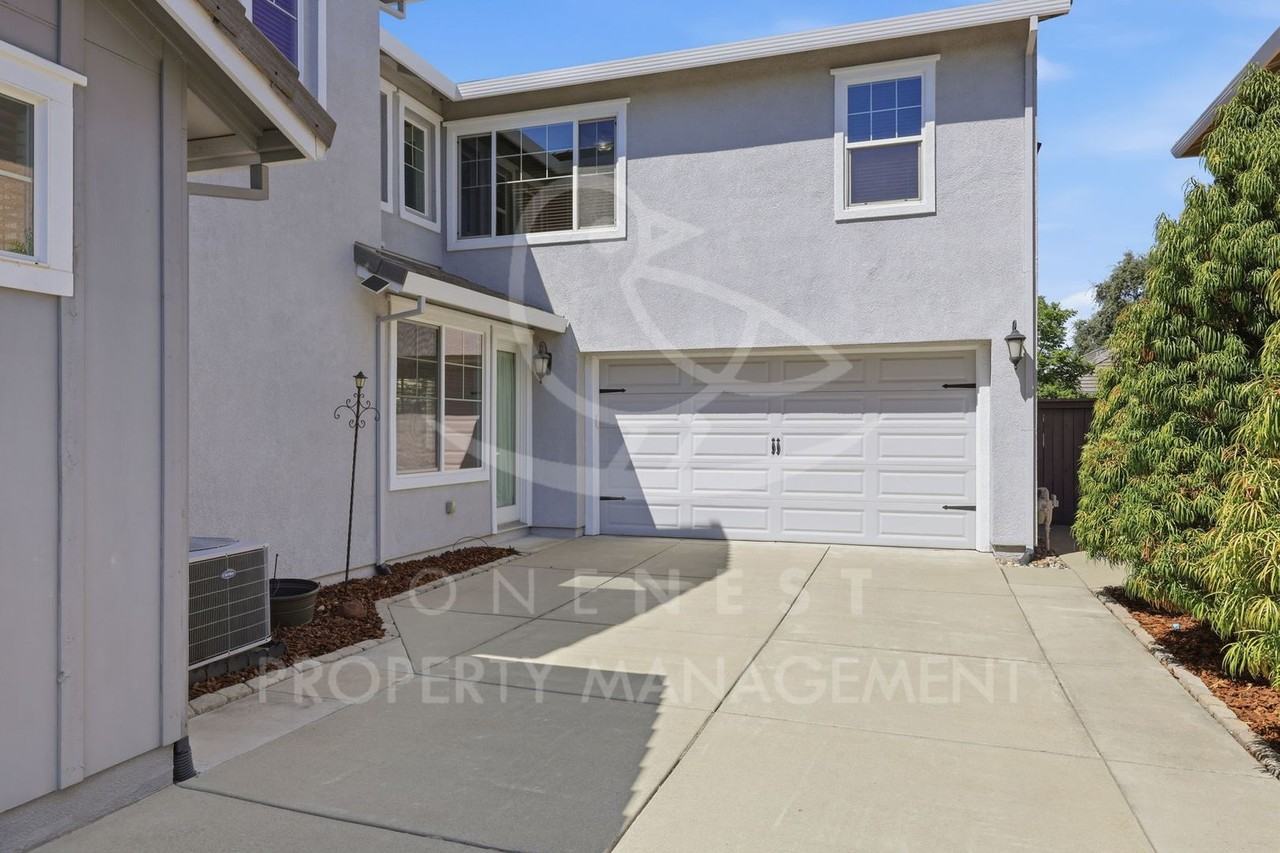 2127 Ranch View Dr - Photo 4 of 41