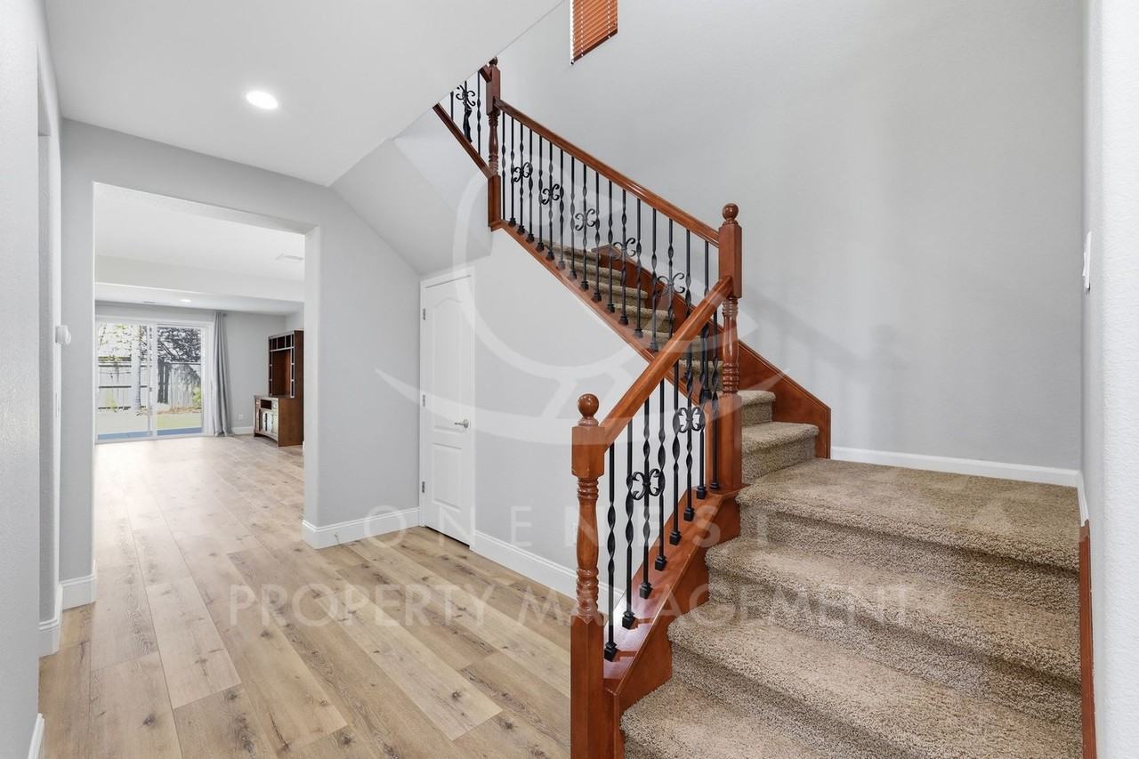 2127 Ranch View Dr - Photo 6 of 41
